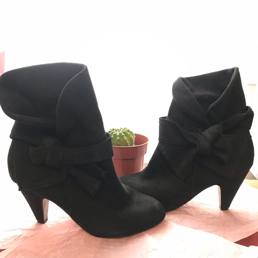 Black suede boots